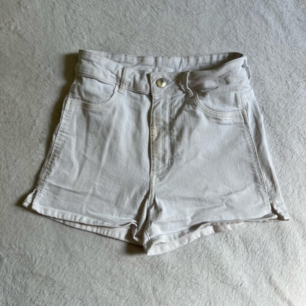 White denim shorts🤍